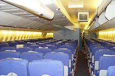 Boeing-737-400 salon view