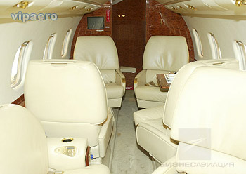 Embraer-ERJ-145 salon view